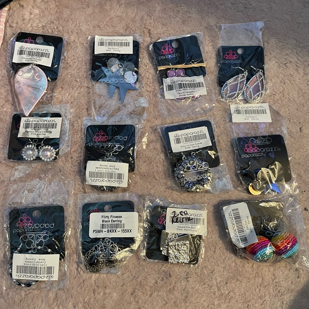 23 paparazzi earrings
